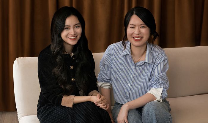 Pika的共同创始人Demi Guo和Chenlin Meng，前斯坦福大学人工智能实验室的博士生。
